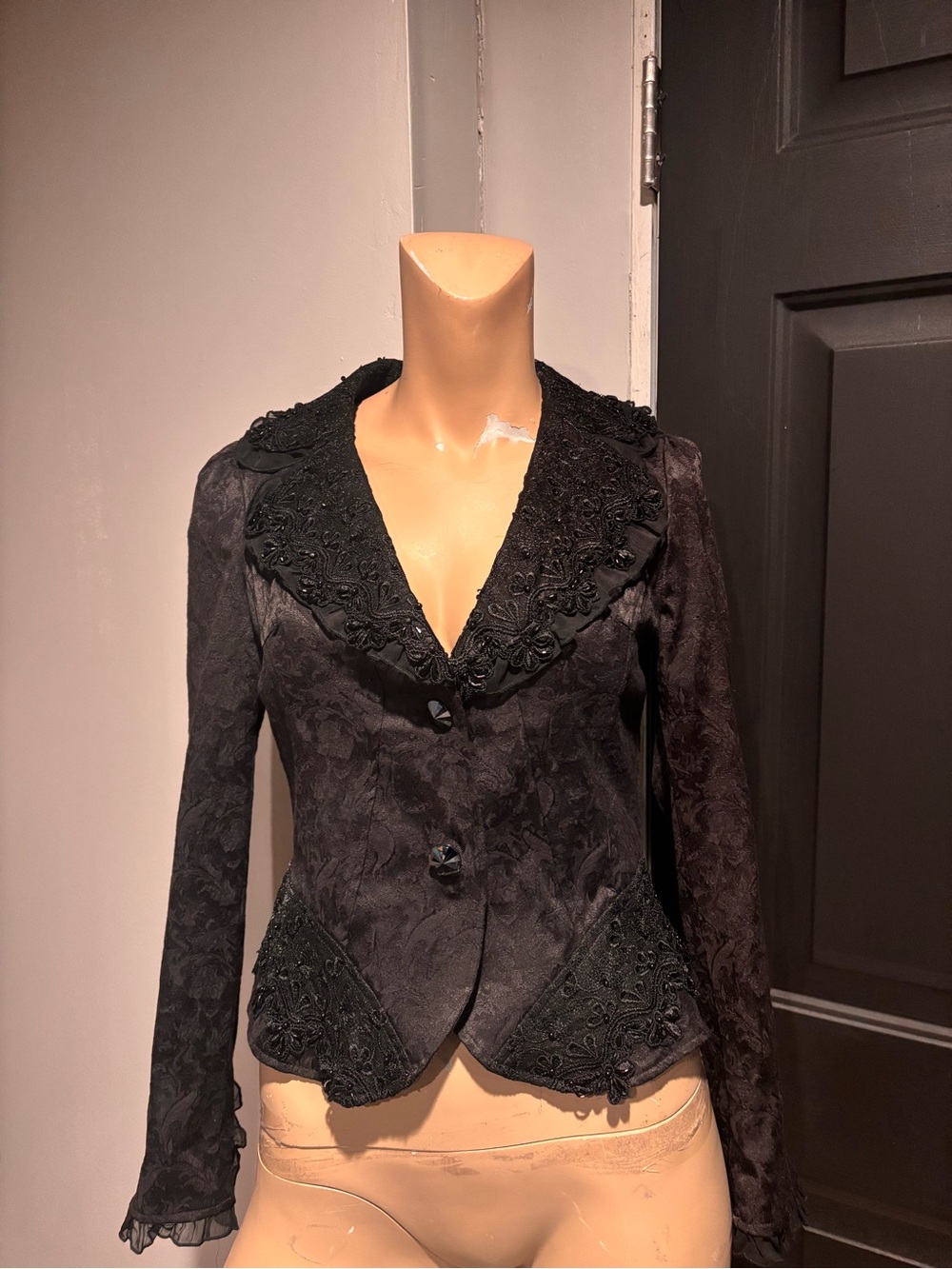 Lolita Black Élégant Gothic Embroidered Lace-Trim Victorian Blazer Jacket